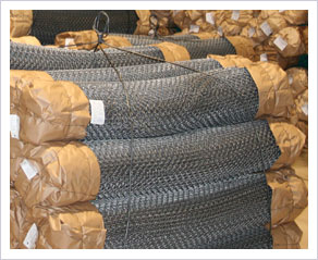 SINGLE-PLAITED STEEL MESH WITH PROTECTIVE COVERINGS