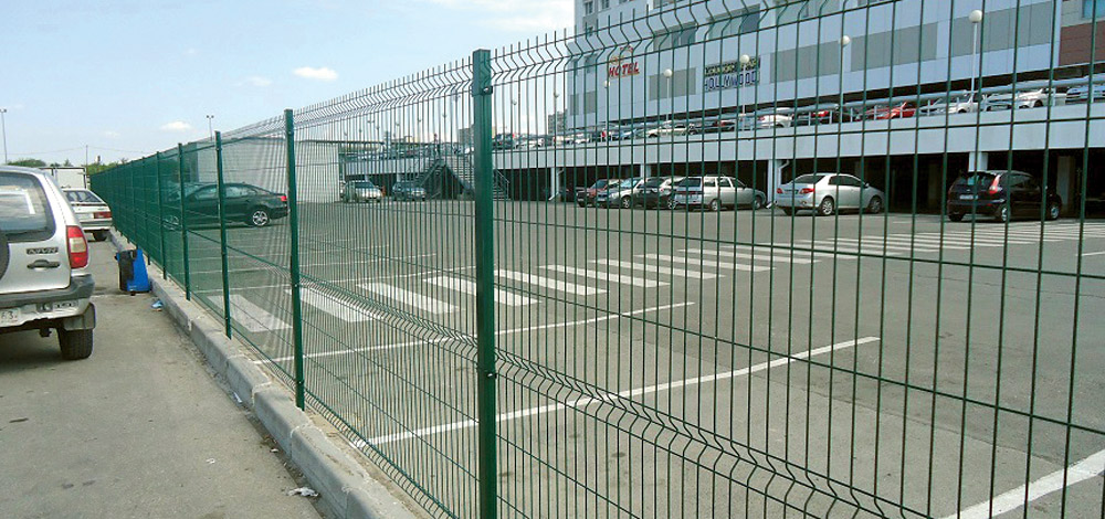 Parking lot next to VEGA trading and entertainment complex, Tolyatti Parking lot next to VEGA trading and entertainment complex, Tolyatti